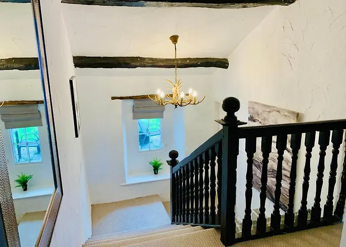 Quirky Cottage, Cosy Grade II Listed 2 Bed Apartment Troutbeck Bridge